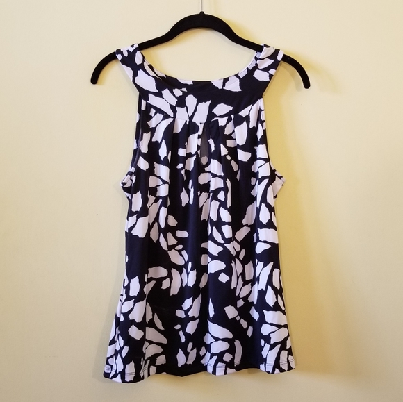 On Carnaby Tops - NWOT On Carnaby Black & White Sleeveless Top Sz M
